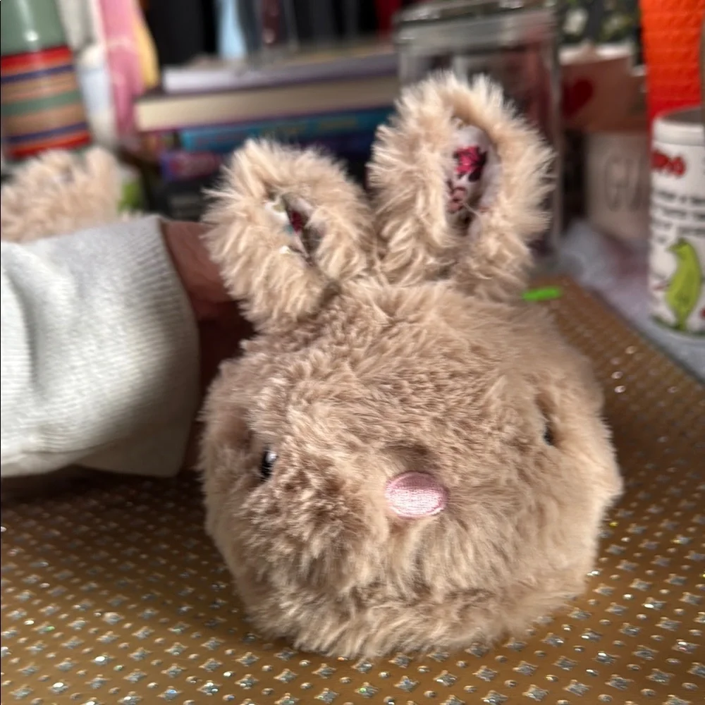 Plush Bunny Slippers 7/8 NWOT - Picture 3 of 6